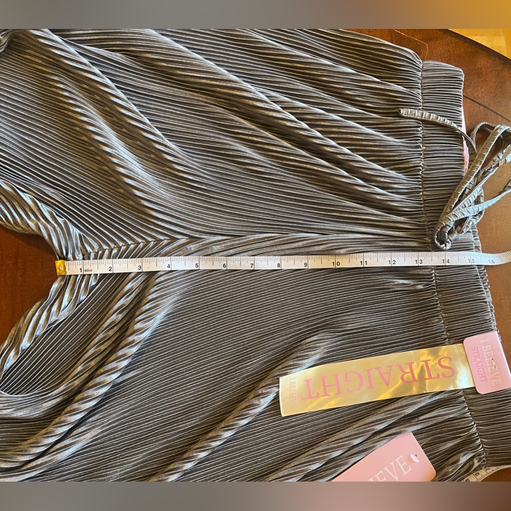 Pleated pants wide-leg silver metallic. Drawstring stretchy waist. Size L - Picture 10 of 12